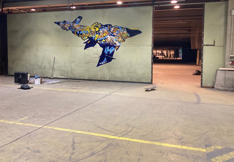 Jet, warehouse